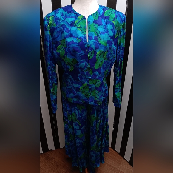 Adrianna Papell silk 2pc set - Picture 3 of 10